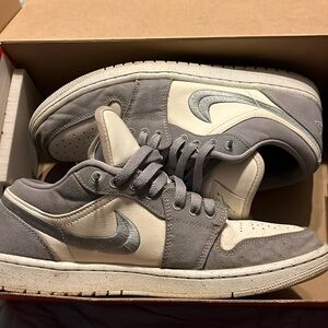 Jordan 1 low SE light steel grey